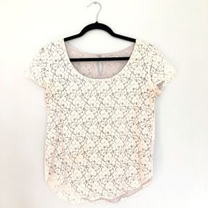 💐2/$20 Aritzia Talula white lace lavender underlay blouse
